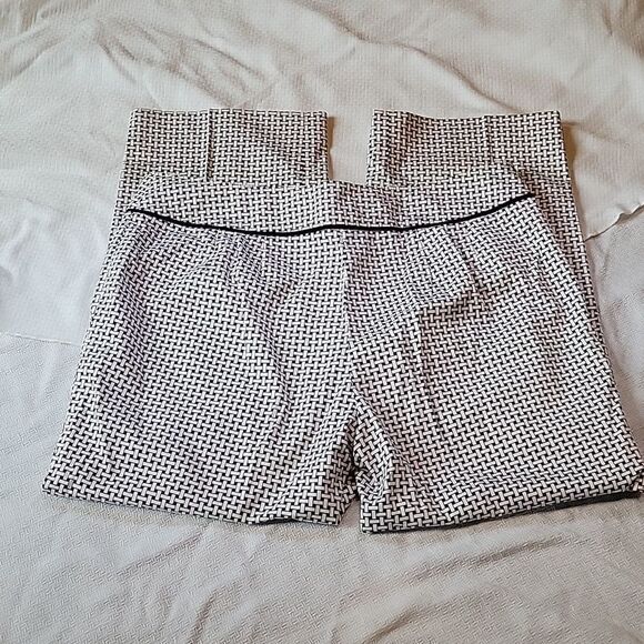 Talbots Black and White Stretch Crop Pants Size 6 Mint Condition - Picture 6 of 11